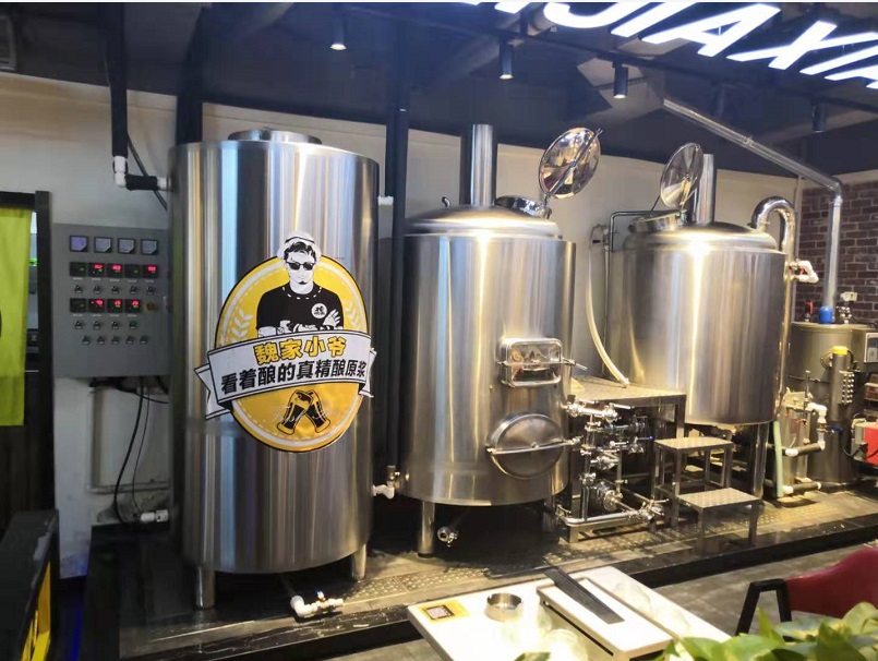 300L酒店啤酒設(shè)備--山東豪魯 300L酒店啤酒設(shè)備--山東豪魯