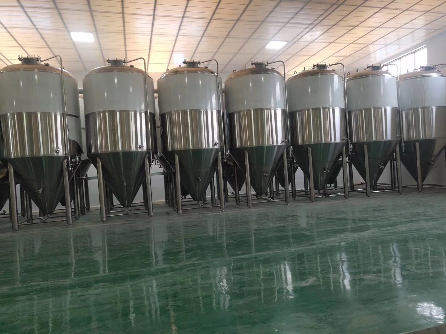 啤酒廠設(shè)備 啤酒廠設(shè)備