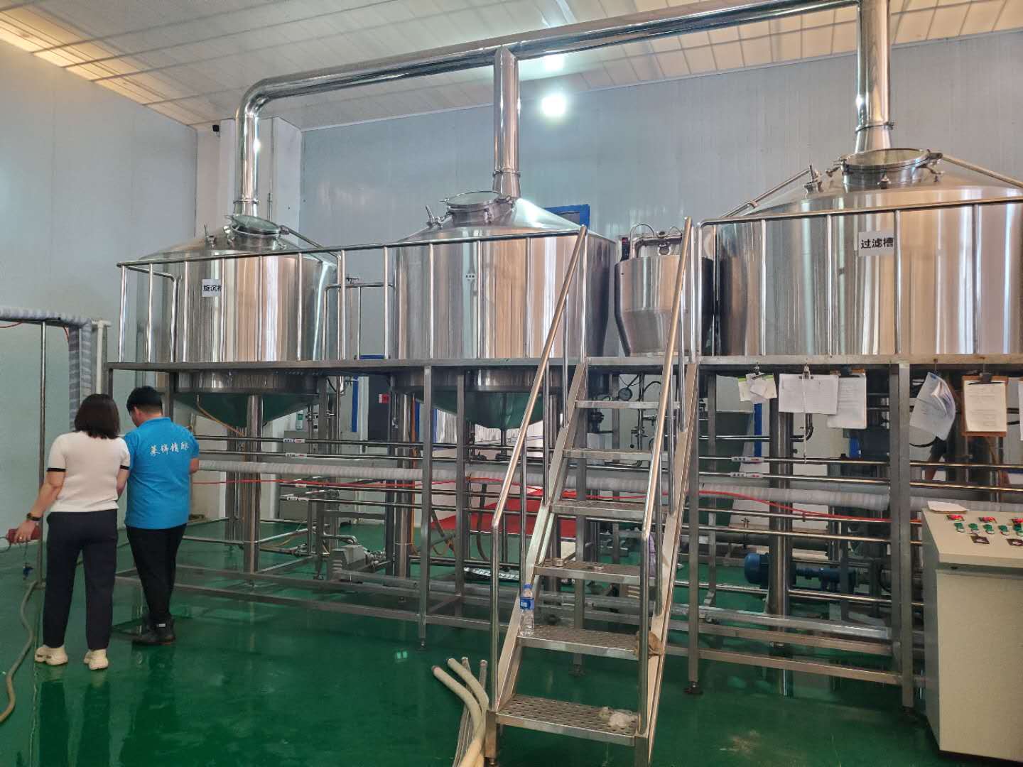 精釀啤酒廠設(shè)備 精釀啤酒廠設(shè)備