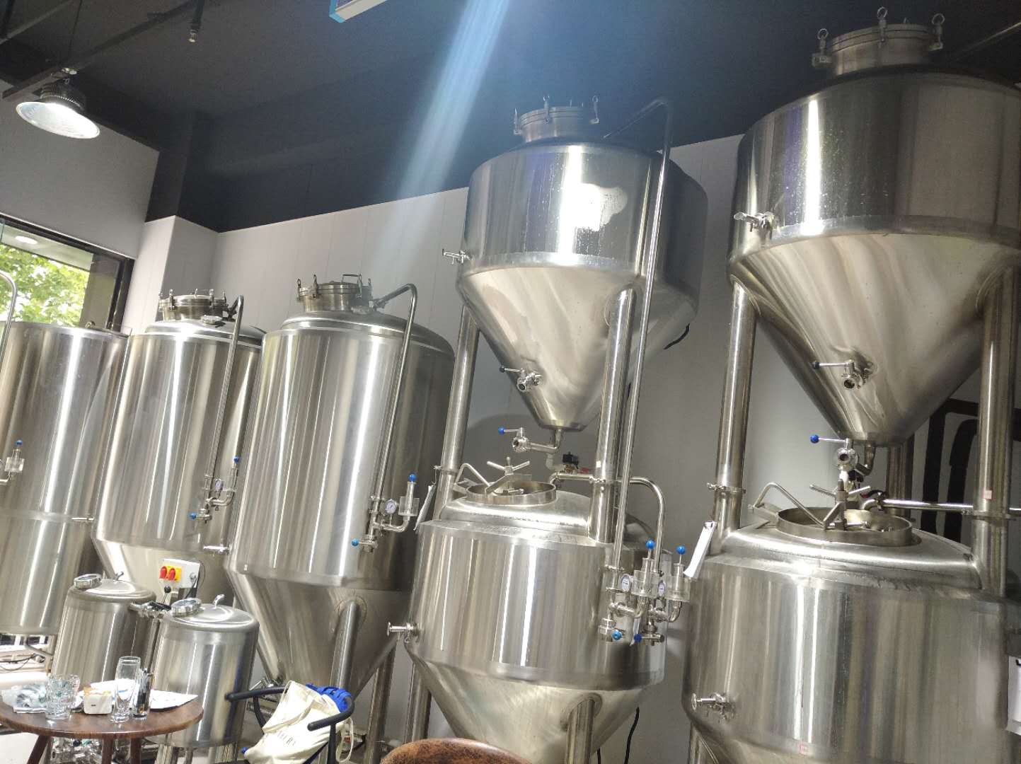 雙層自釀啤酒設(shè)備 雙層自釀啤酒設(shè)備